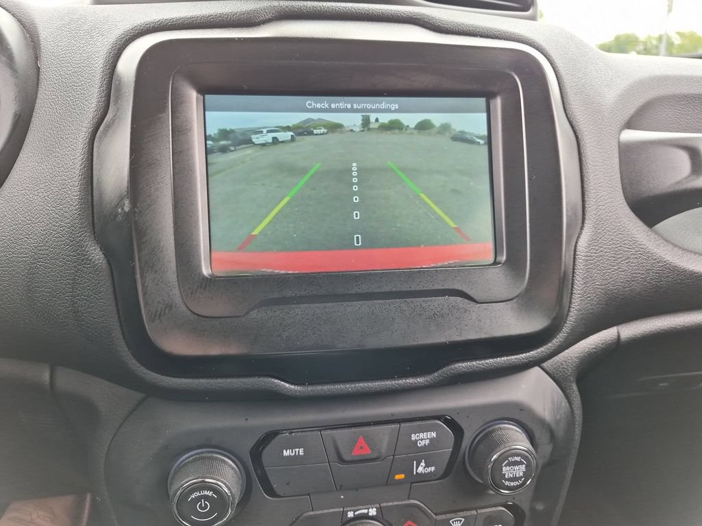 Used 2021 Jeep Renegade Latitude AWD/4WD image 12