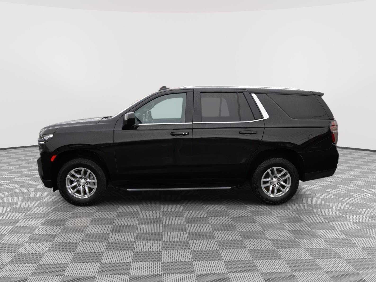 Used 2023 Chevrolet Tahoe LT image 2