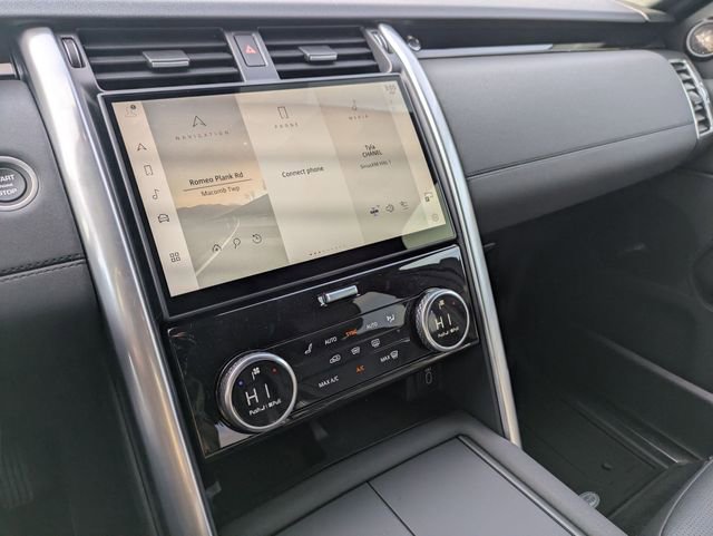 New 2026 Land Rover Discovery S image 11