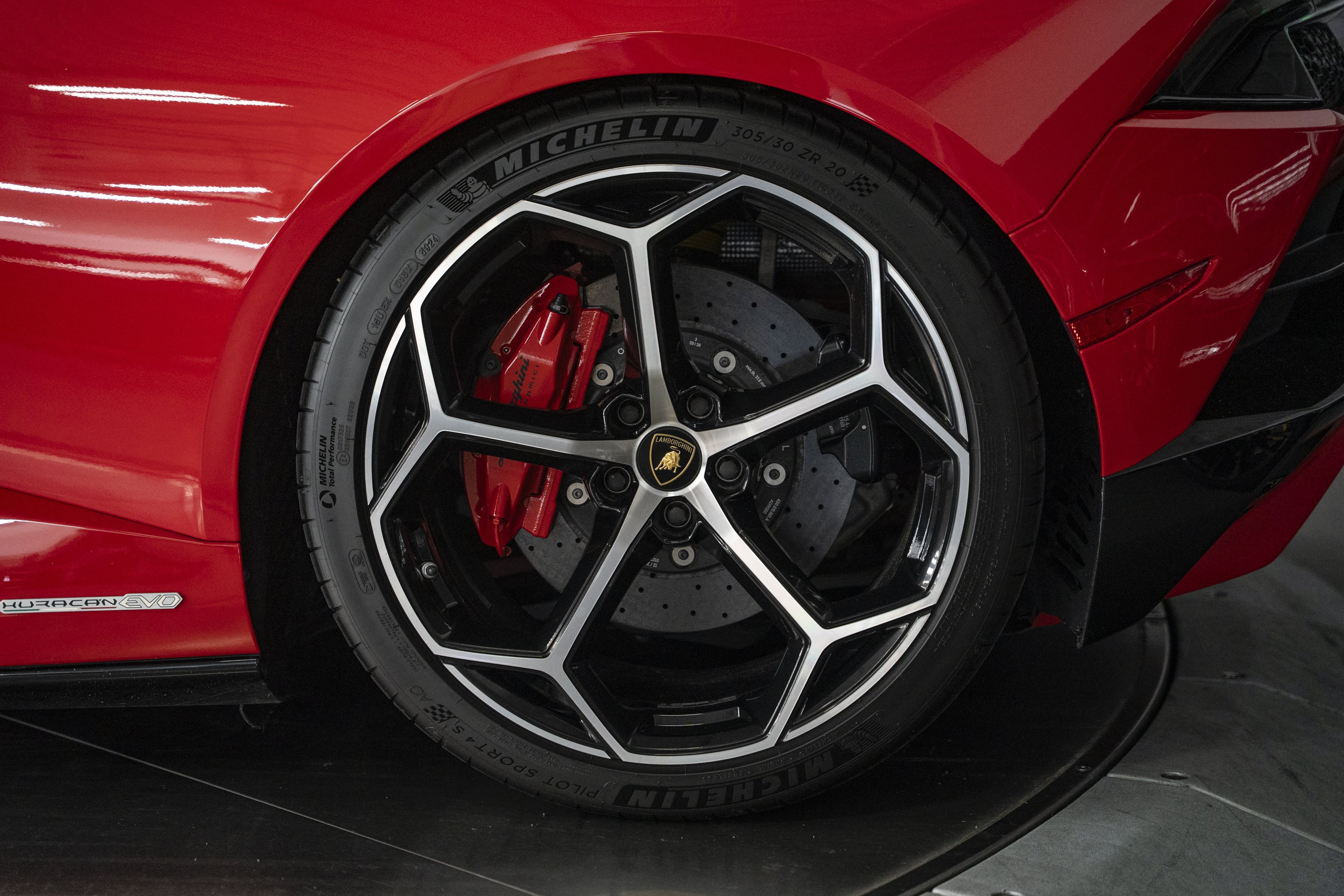 Used 2020 Lamborghini Huracan EVO AWD/4WD image 20
