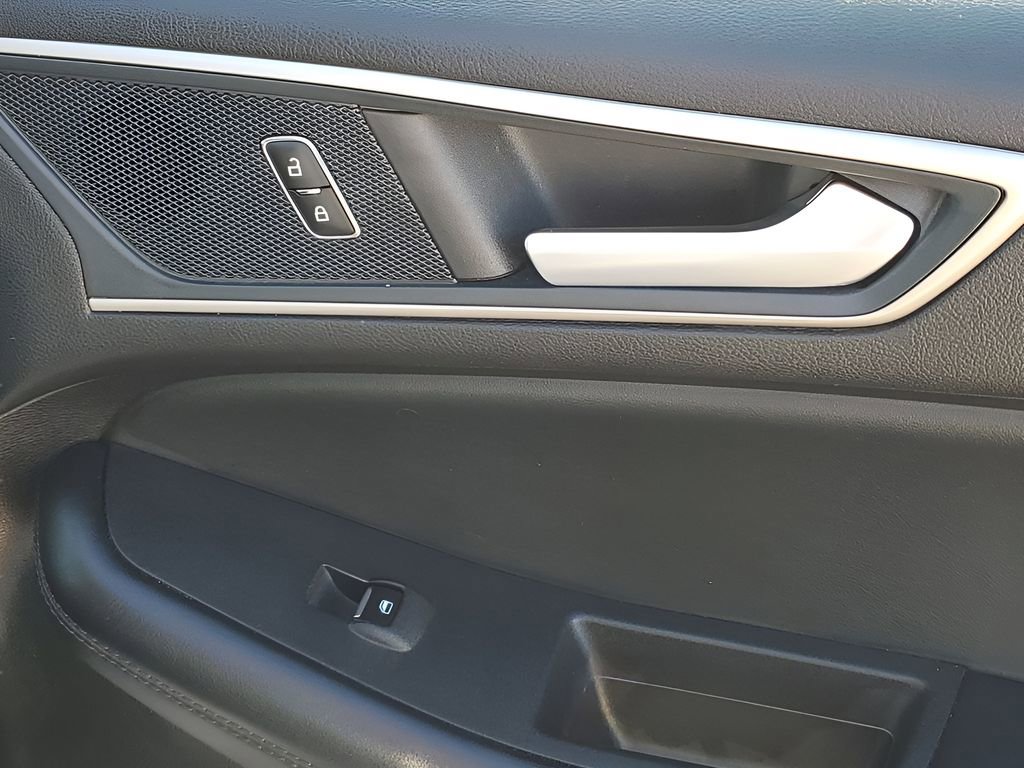 Used 2024 Ford Edge SEL image 48