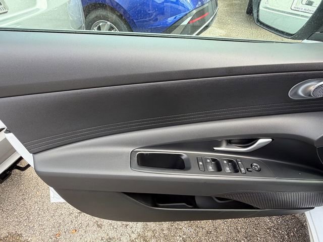 New 2026 Hyundai Elantra SE w/ Cargo Package image 7