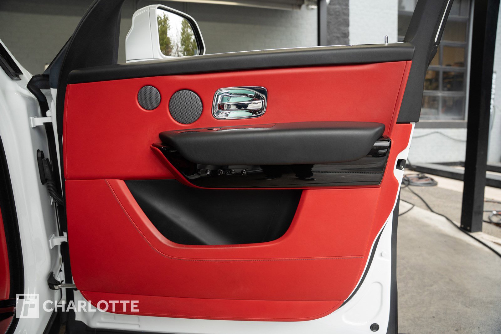 Used 2022 Rolls-Royce Cullinan image 31