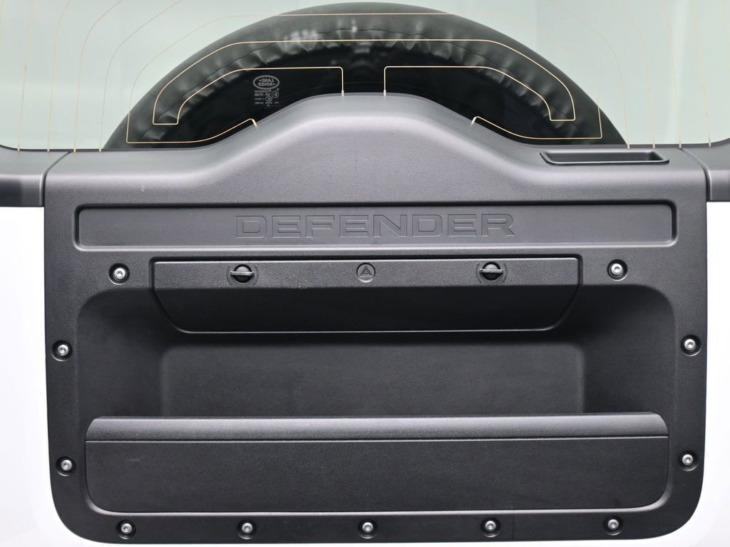 Used 2023 Land Rover Defender 110 S image 23