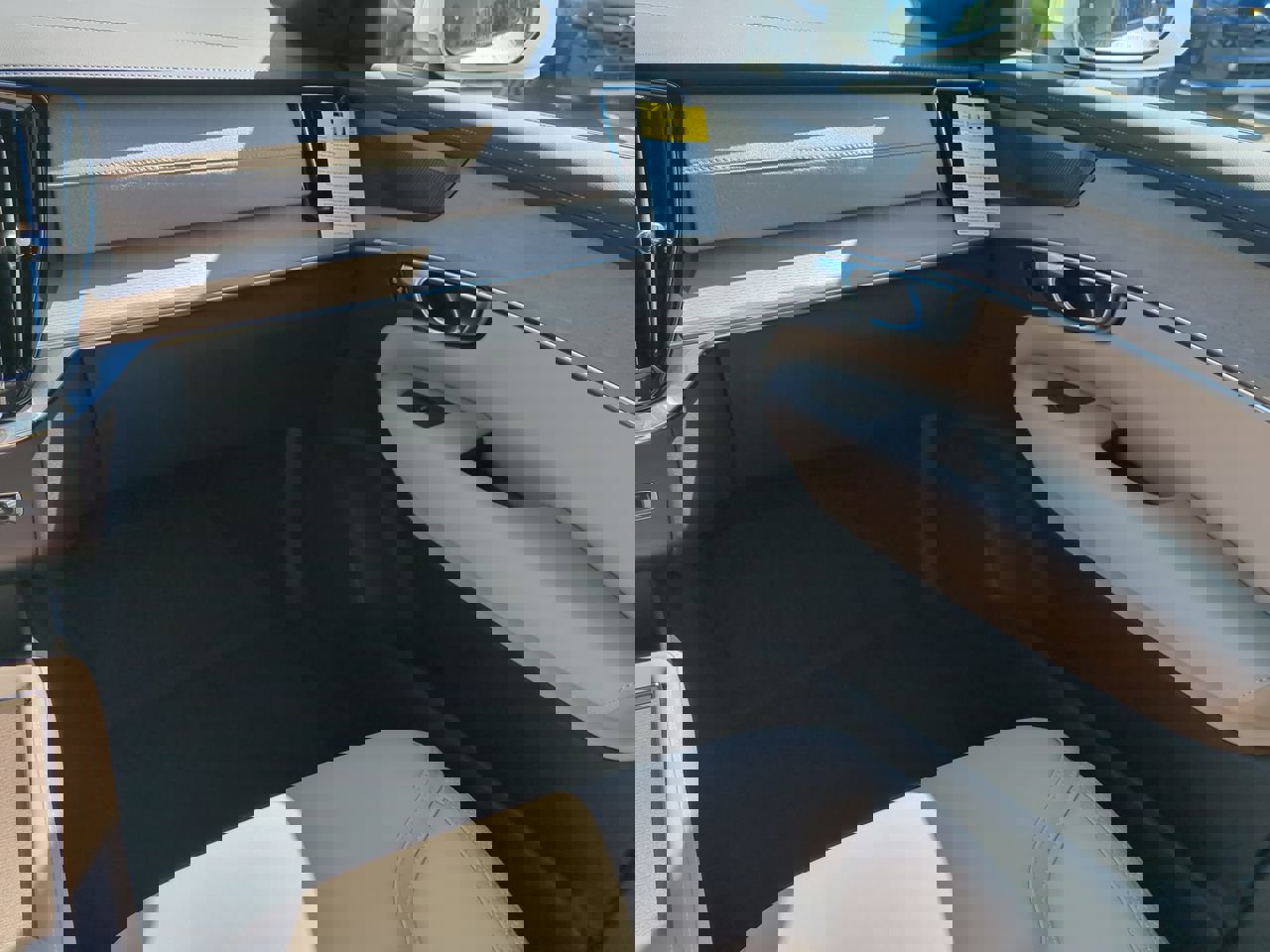 New 2026 Volvo XC90 T8 Plus image 15