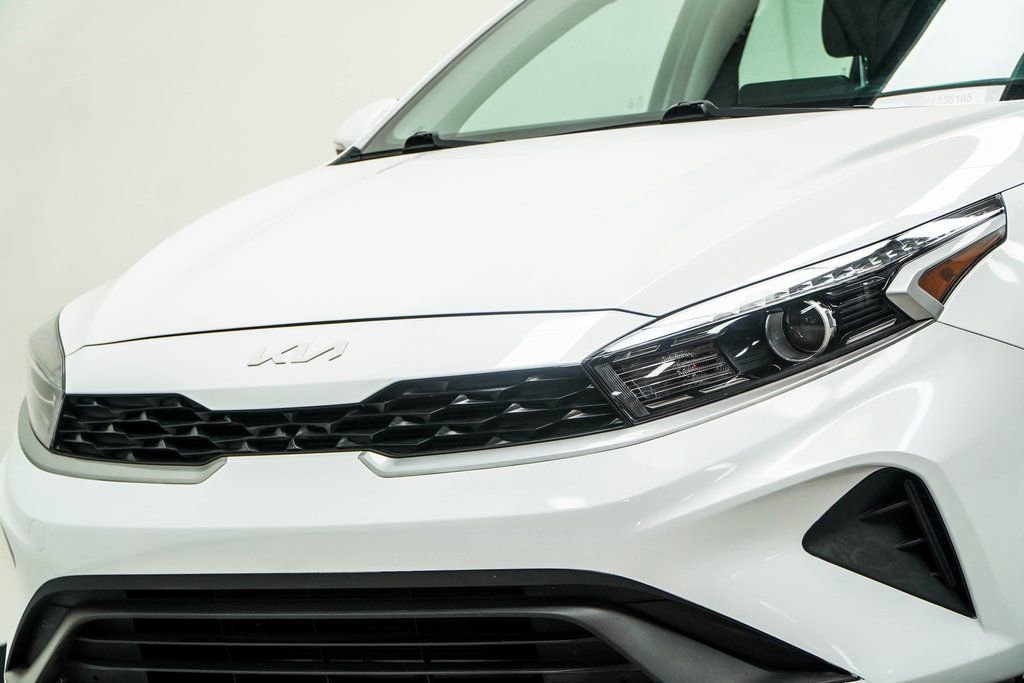 Used 2023 Kia Forte LXS w/ LXS Technology Package image 2