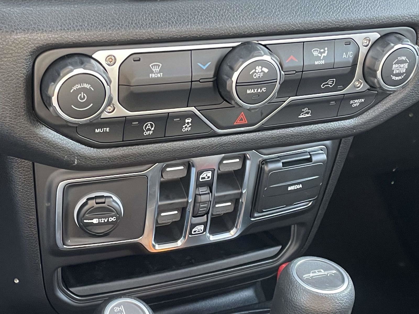 New 2026 Jeep Gladiator Sport AWD/4WD image 14