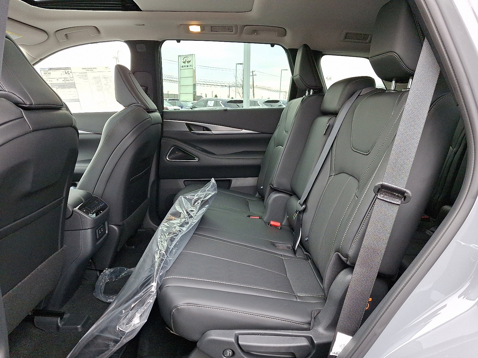 New 2026 INFINITI QX60 Luxe image 8