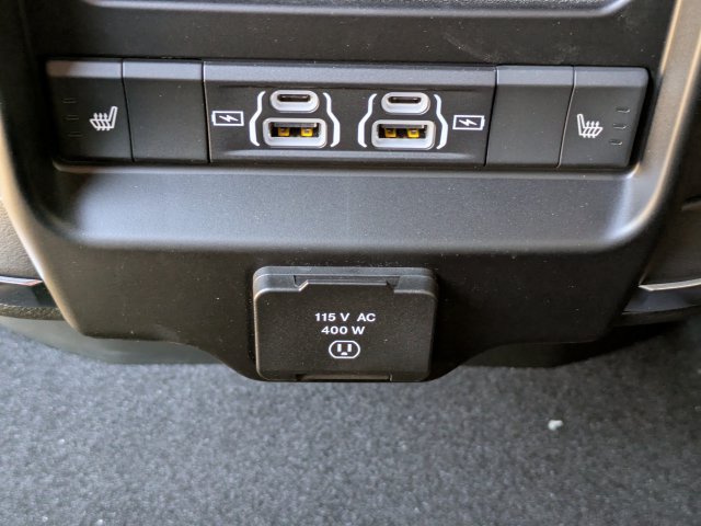 New 2026 RAM 2500 Laramie AWD/4WD image 15
