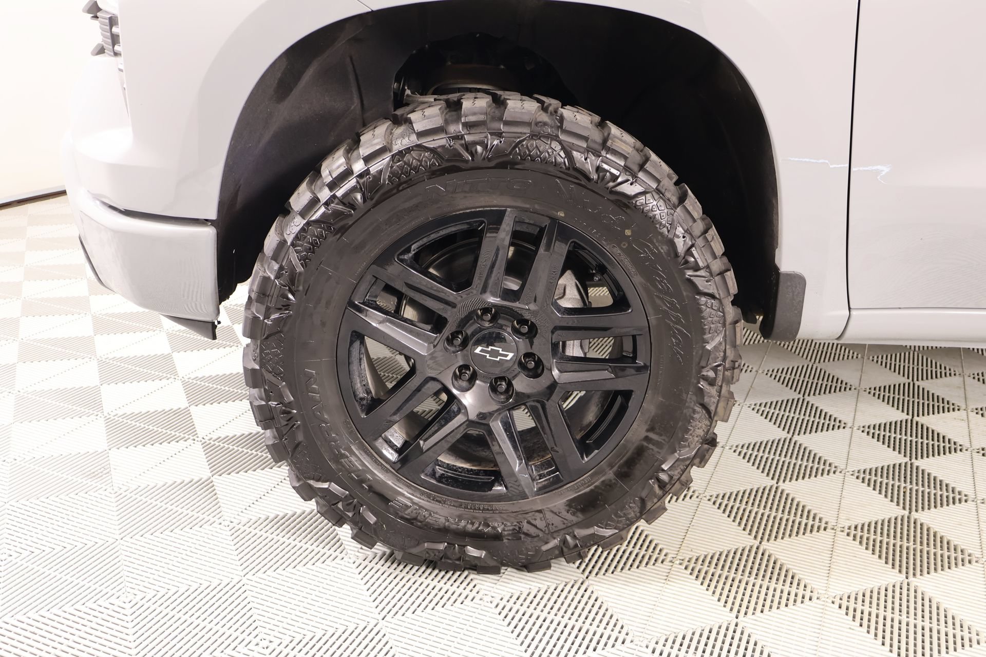 Used 2025 Chevrolet Silverado 1500 RST w/ LPO, Dark Essentials Package AWD/4WD image 17