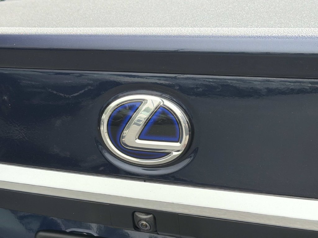 Used 2021 Lexus ES 300h w/ Accessory Package FWD image 30
