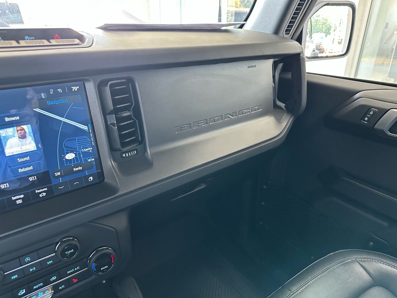 Certified 2026 Ford Bronco Badlands w/ Sasquatch Package AWD/4WD image 31