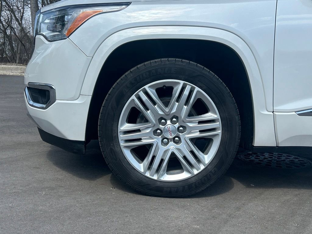Used 2018 GMC Acadia Denali w/ Technology Package AWD/4WD image 10