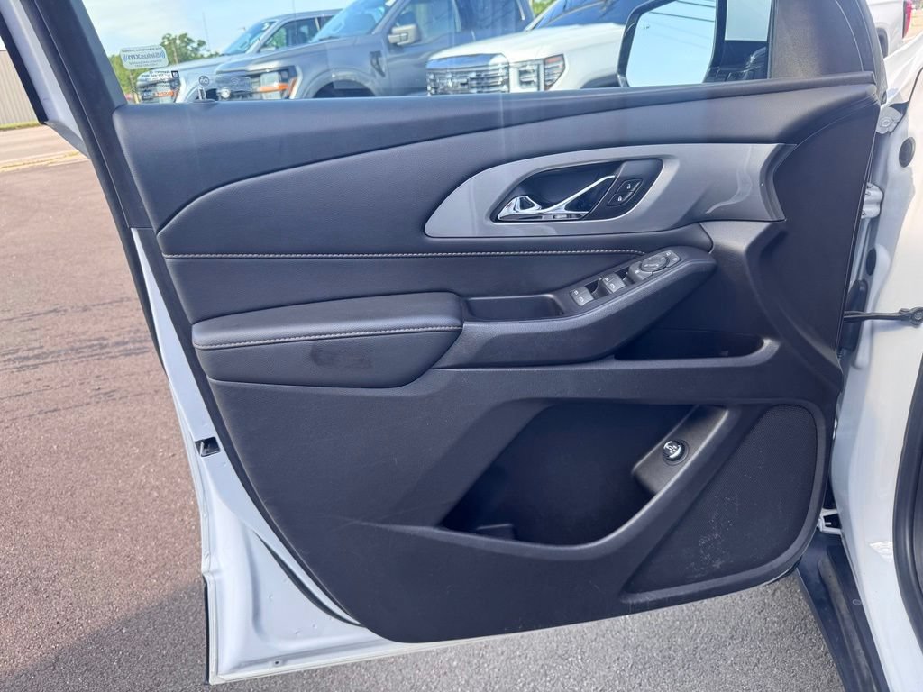 Used 2019 Chevrolet Traverse LT w/ LPO, Floor Liner Package AWD/4WD image 6