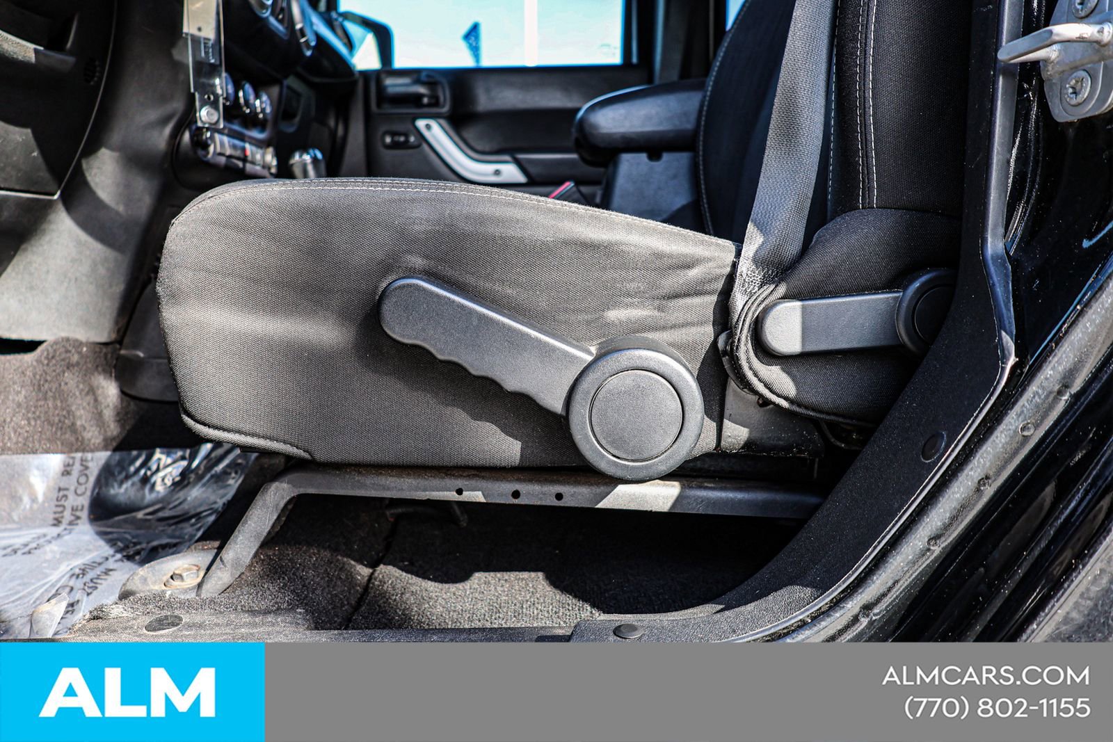 Used 2016 Jeep Wrangler Unlimited Sahara w/ Connectivity Group image 20