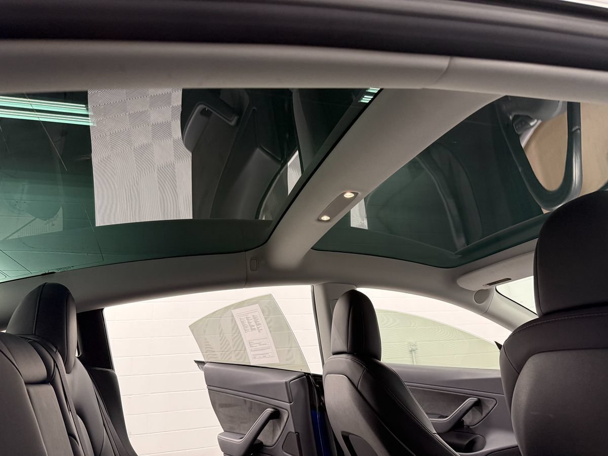 Used 2018 Tesla Model 3 Long Range RWD image 28