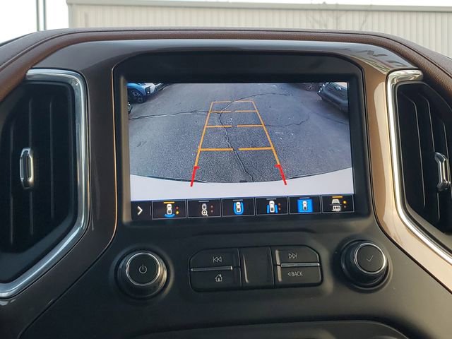 Used 2020 Chevrolet Silverado 1500 High Country w/ Technology Package image 32