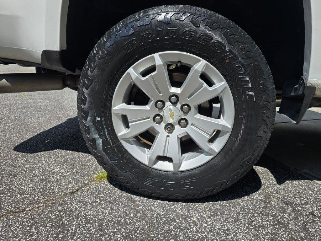 Used 2017 Chevrolet Colorado LT w/ LT Convenience Package RWD image 14