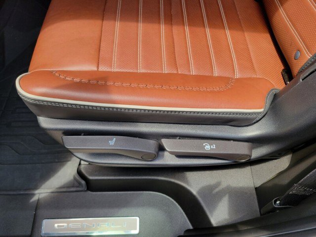 Used 2023 GMC Yukon Denali Ultimate w/ LPO, Floor Liner Package image 34