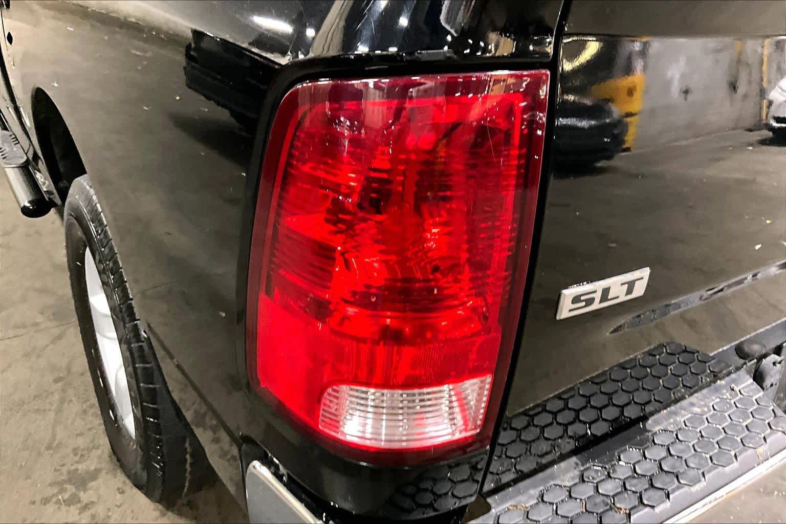 Used 2019 RAM 1500 Classic SLT RWD image 29