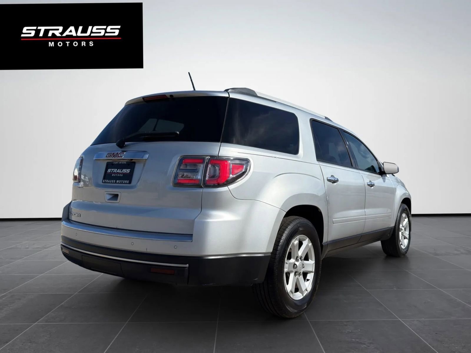 Used 2014 GMC Acadia SLE image 6