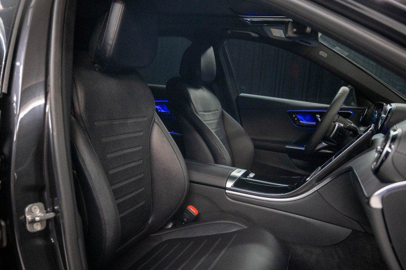 New 2026 Mercedes-Benz C 300 4MATIC Sedan image 12