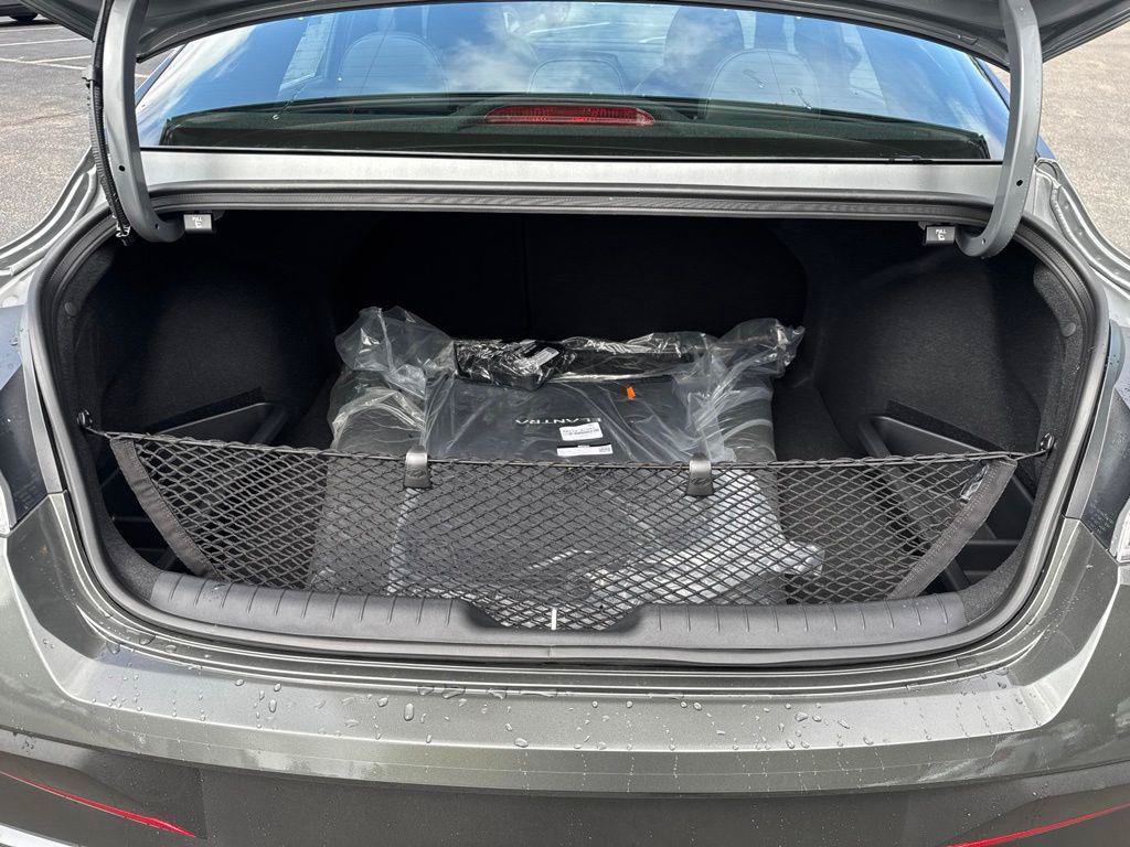 New 2026 Hyundai Elantra SEL Sport FWD image 8