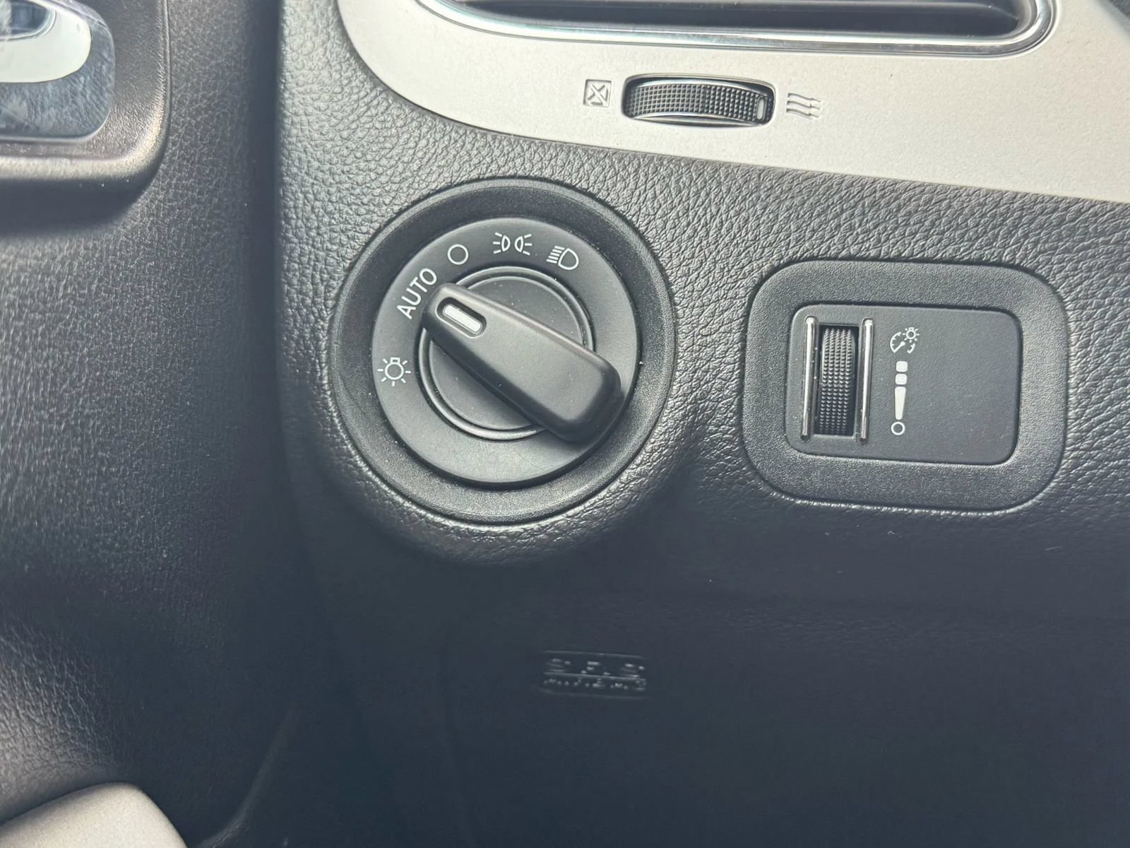 Used 2018 Dodge Journey SE w/ Popular Equipment Group FWD image 30