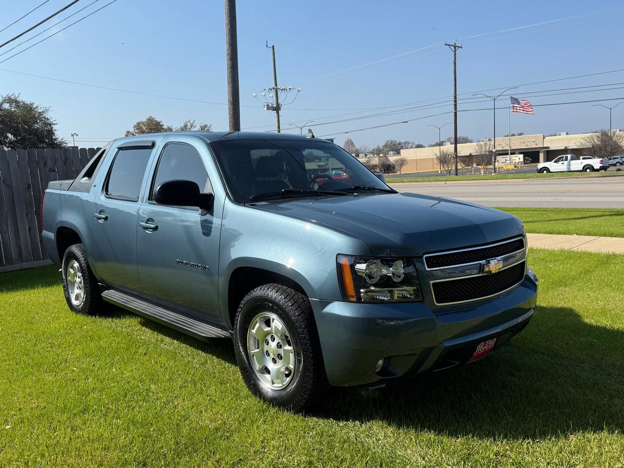 Used 2010 Chevrolet Avalanche LT RWD image 3