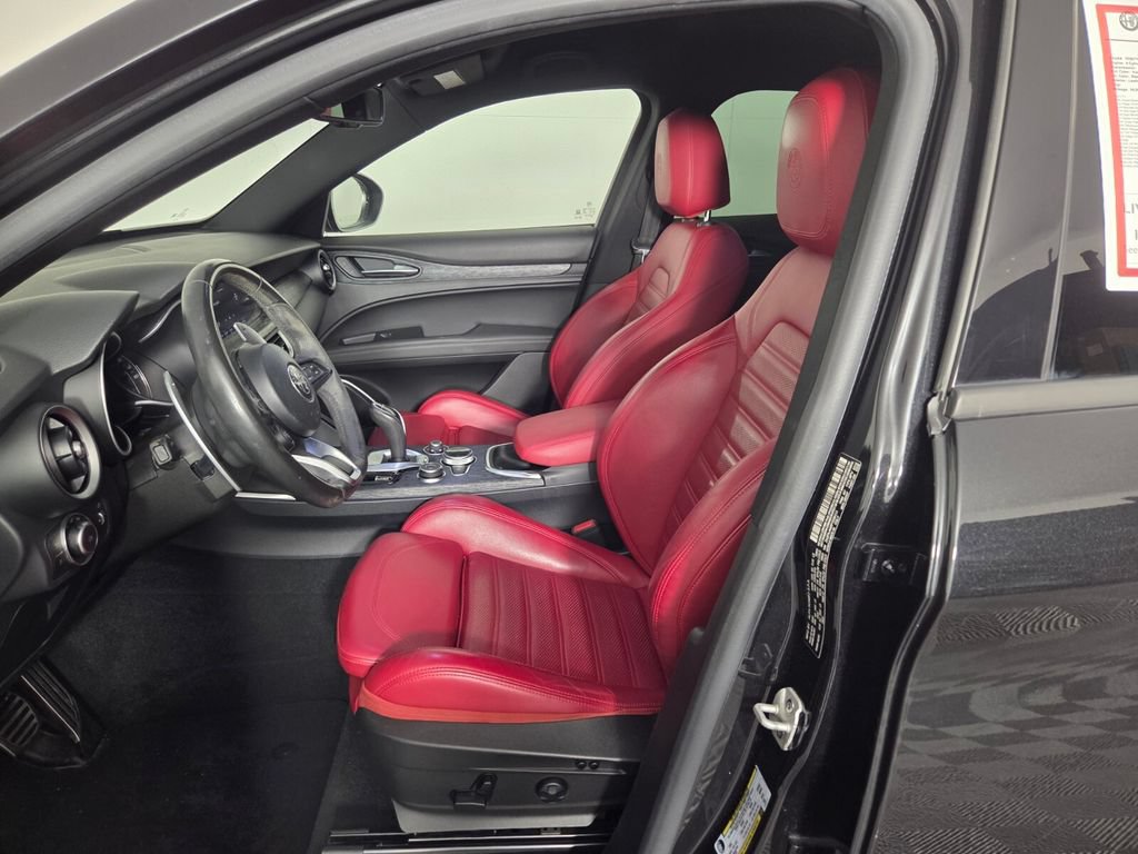 Used 2023 Alfa Romeo Stelvio Sprint RWD image 8