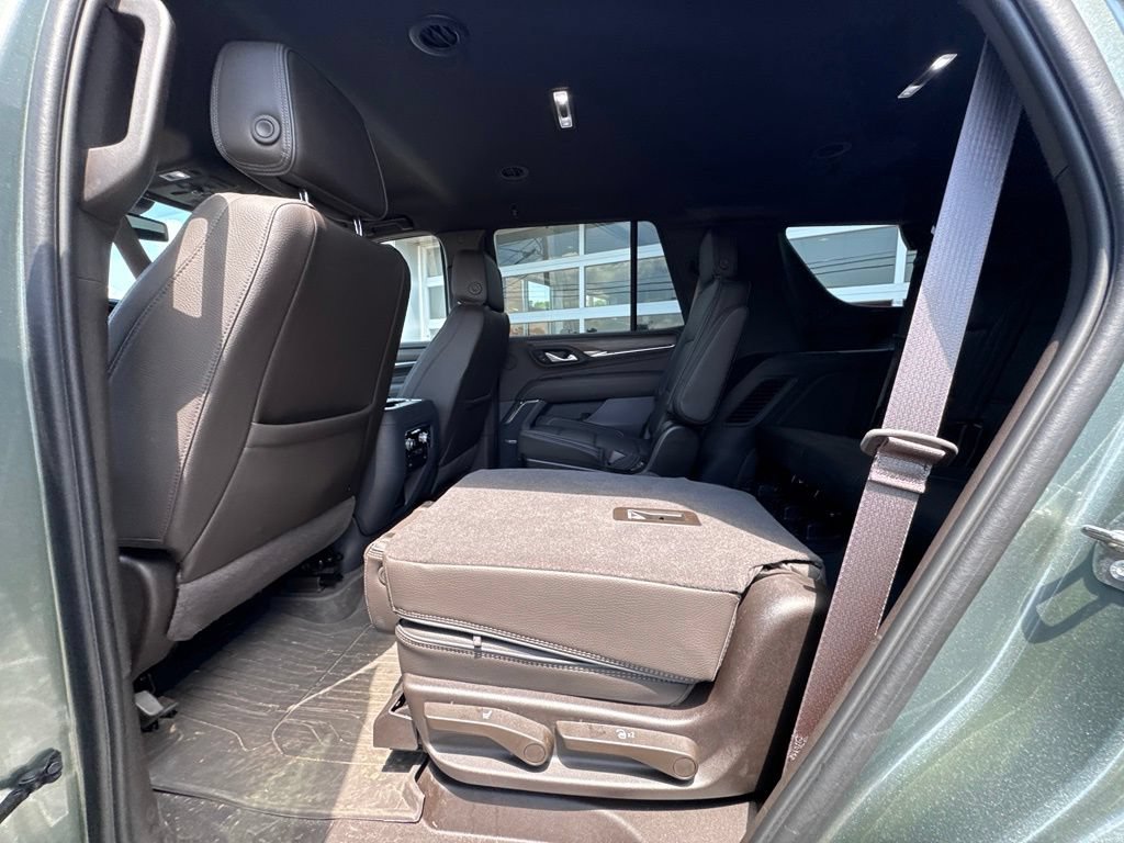 Used 2023 GMC Yukon Denali w/ LPO, Floor Liner Package AWD/4WD image 34