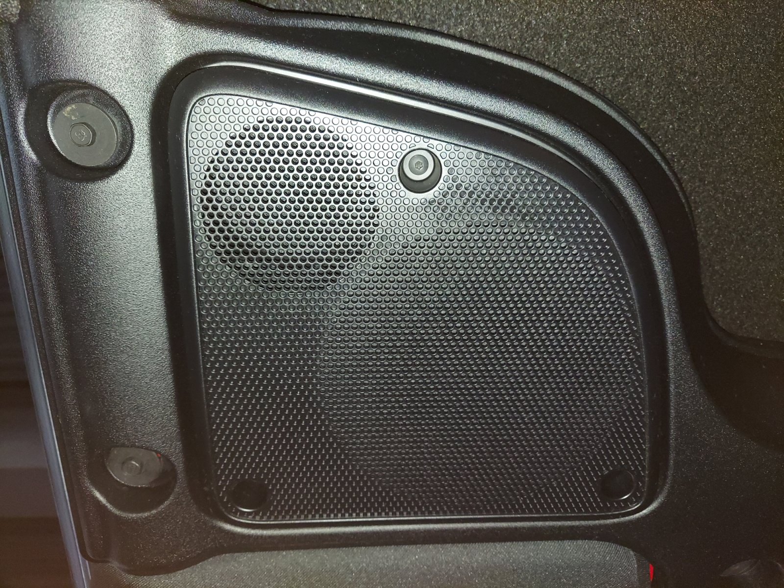 Used 2018 Jeep Wrangler Unlimited Rubicon w/ Connectivity Group AWD/4WD image 24