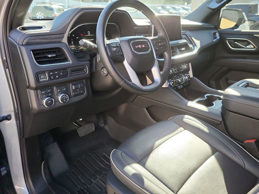 Certified 2024 GMC Yukon XL SLT w/ SLT Luxury Package image 10