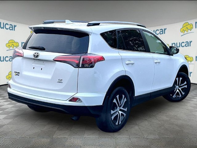 Used 2018 Toyota RAV4 LE AWD/4WD image 13