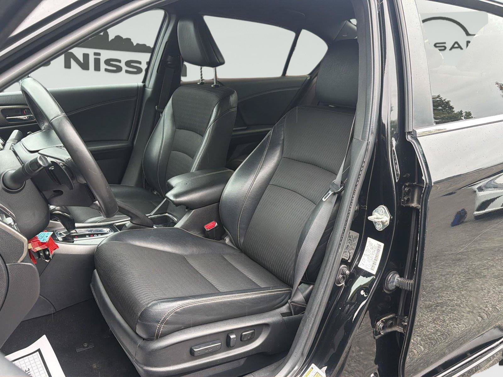 Used 2017 Honda Accord Sport image 11