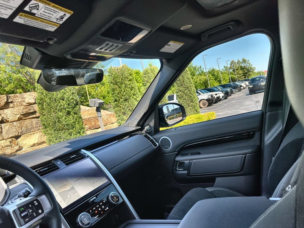 New 2026 Land Rover Discovery S AWD/4WD image 13
