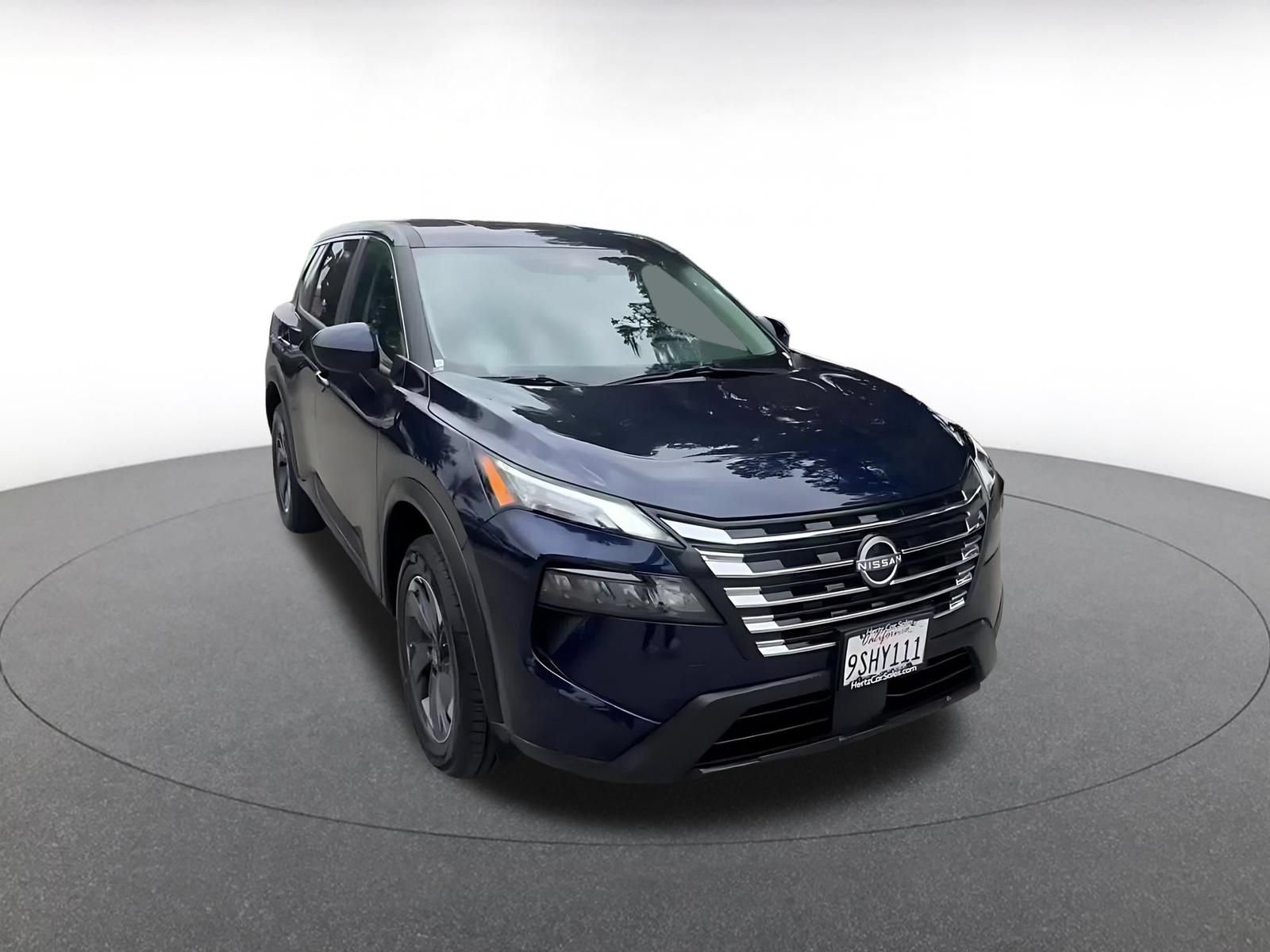 Used 2025 Nissan Rogue SV FWD image 3
