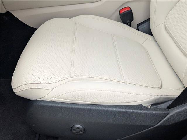 Used 2026 Mercedes-Benz GLC 300 image 4