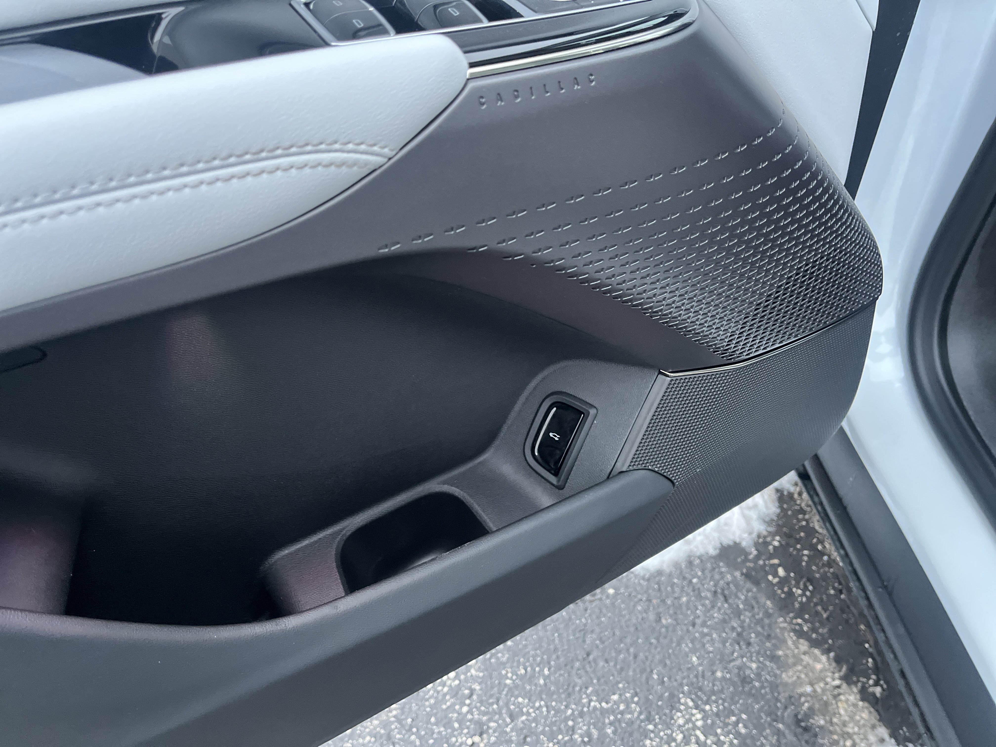 Used 2025 Cadillac Lyriq Luxury image 10