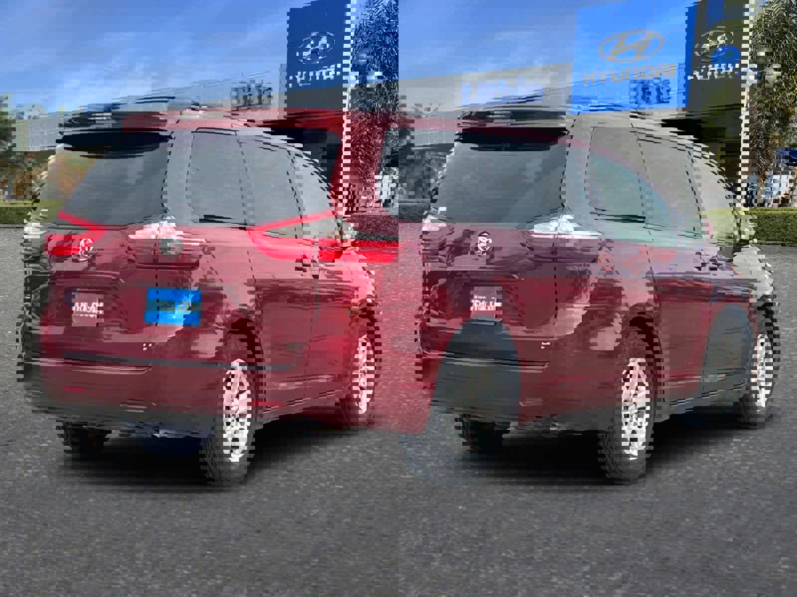 Used 2017 Toyota Sienna LE video 3