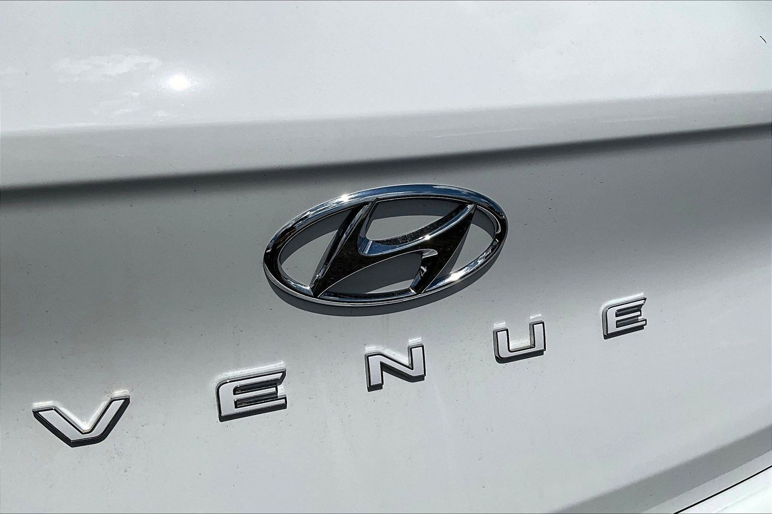 New 2026 Hyundai Venue SEL FWD image 14