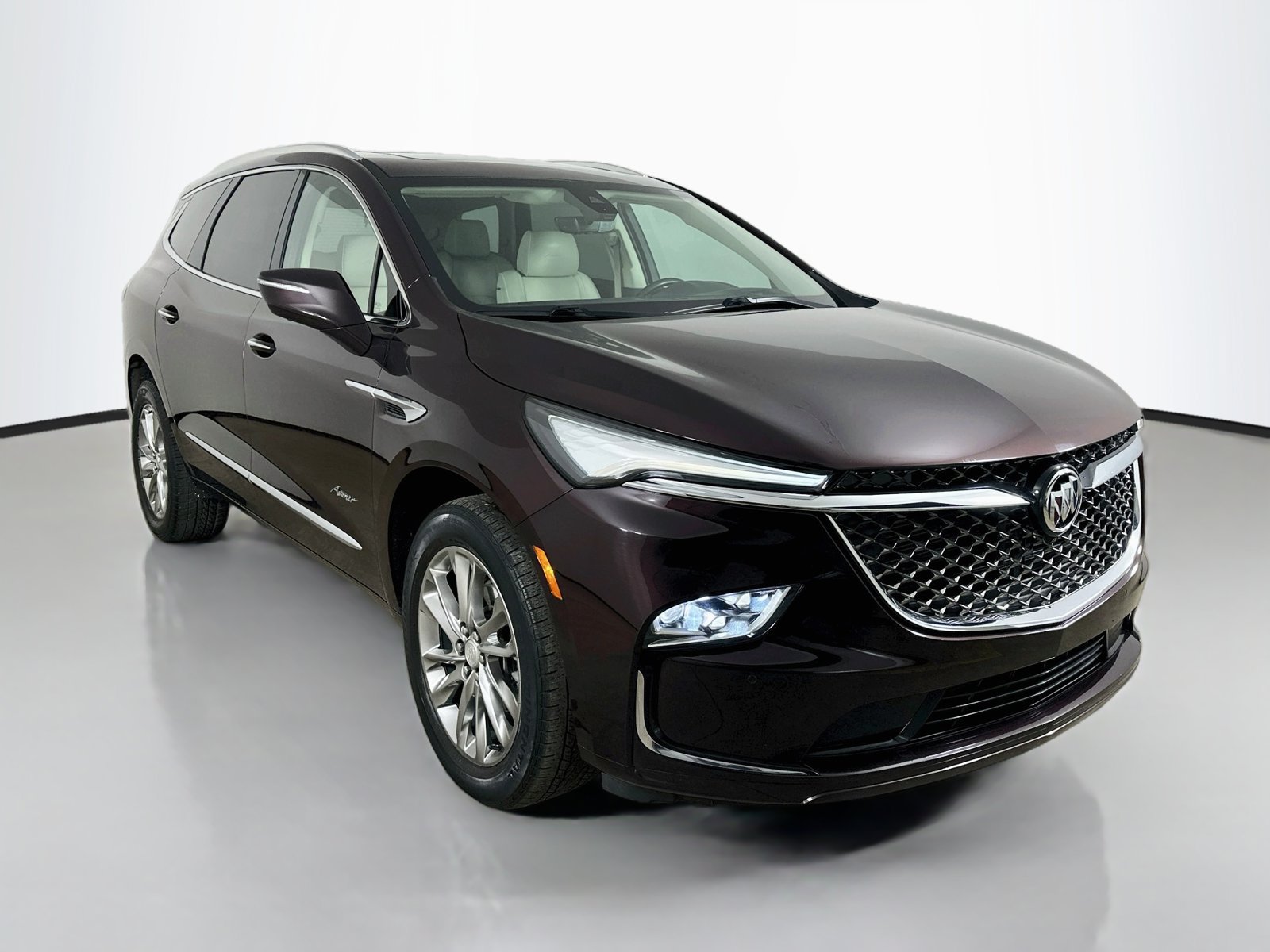 Used 2022 Buick Enclave Avenir w/ Avenir Technology Package AWD/4WD image 3