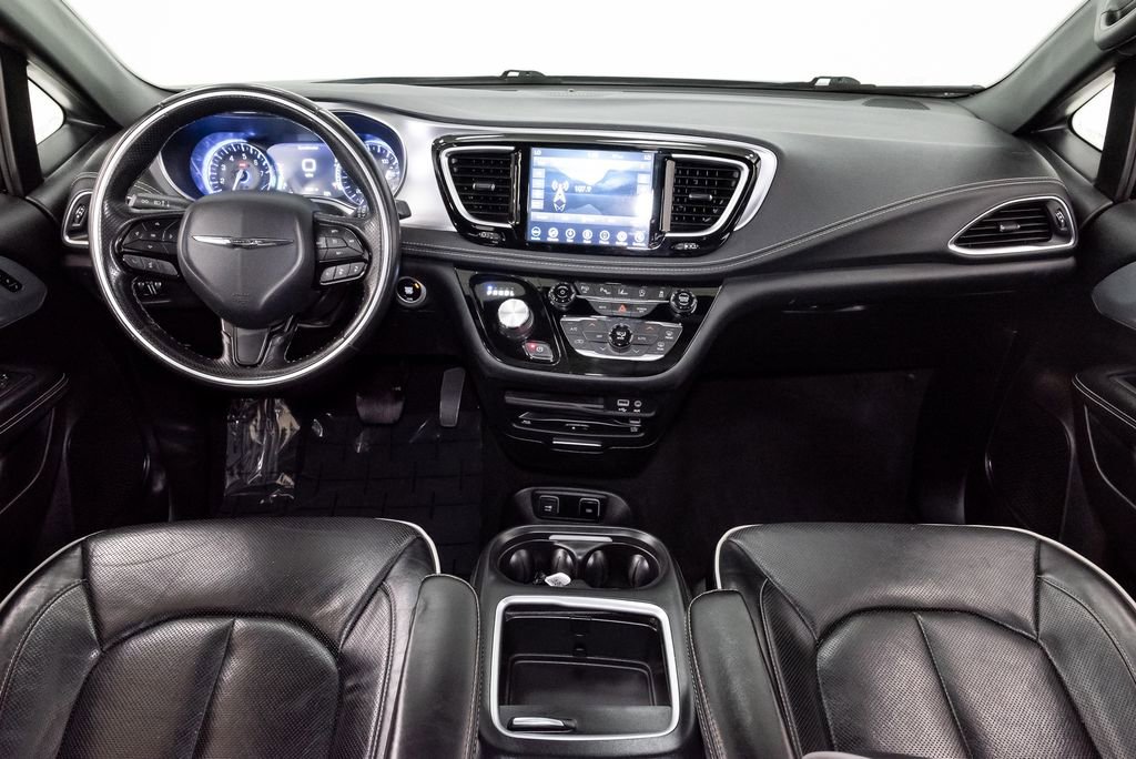 Used 2020 Chrysler Pacifica Limited FWD image 26