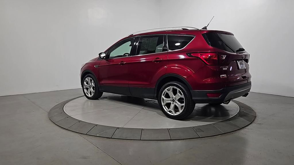 Used 2019 Ford Escape Titanium image 3