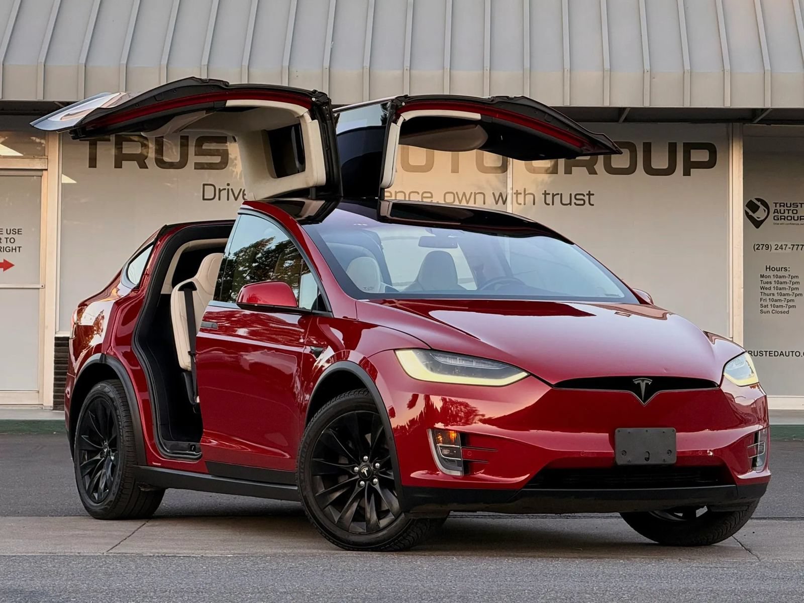 Used 2018 Tesla Model X 100D AWD/4WD image 2