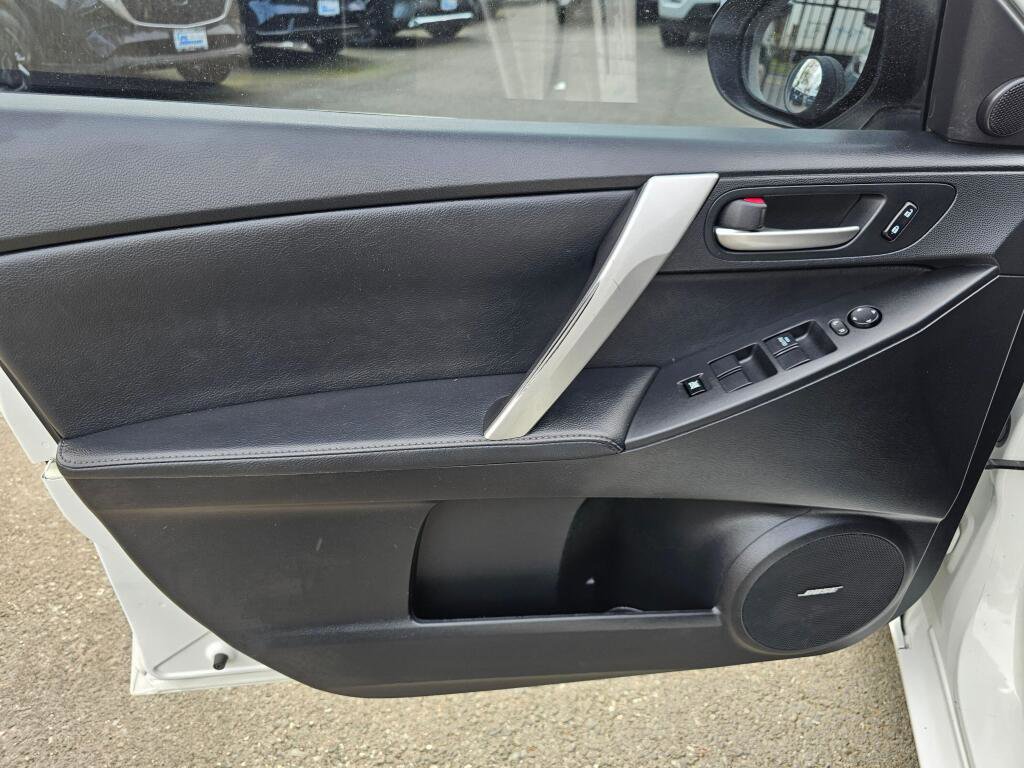 Used 2012 MAZDA MAZDA3 i Grand Touring w/ Tech Pkg FWD image 22