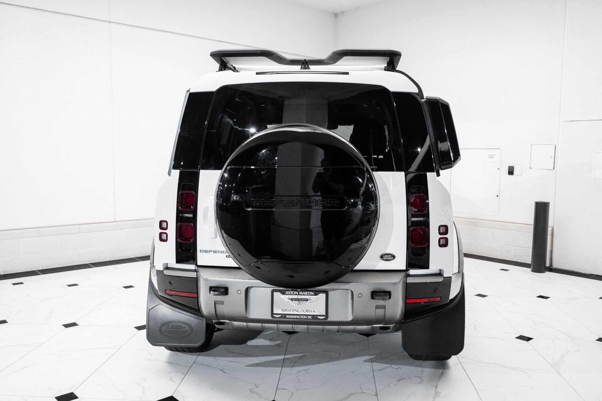 Used 2022 Land Rover Defender 110 X-Dynamic SE image 8