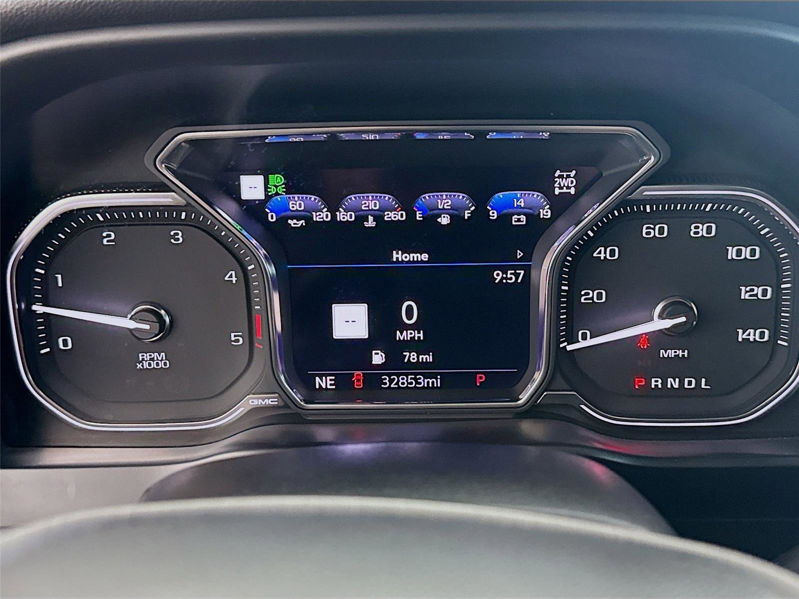 Used 2020 GMC Sierra 2500 AT4 w/ AT4 Premium Package image 4