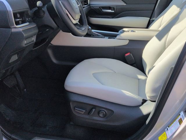 New 2026 Toyota Grand Highlander XLE image 12