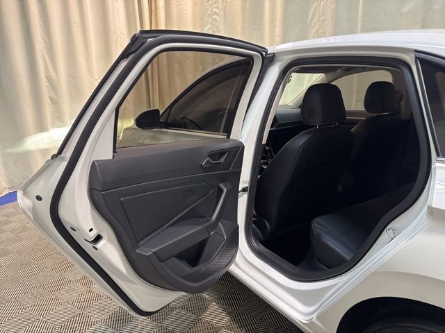 Certified 2024 Volkswagen Jetta SE image 27